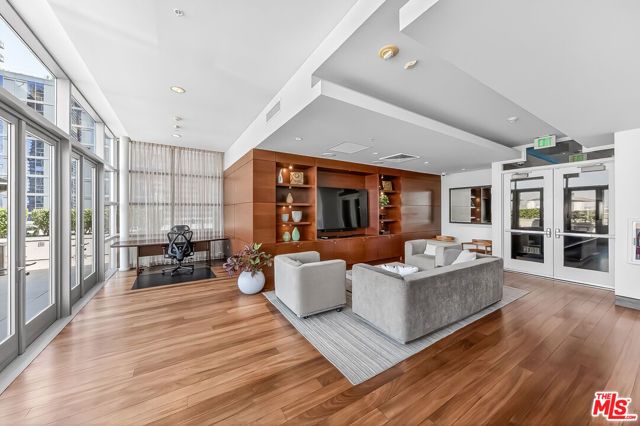 1155 S Grand Avenue 1707, Los Angeles, CA 90015