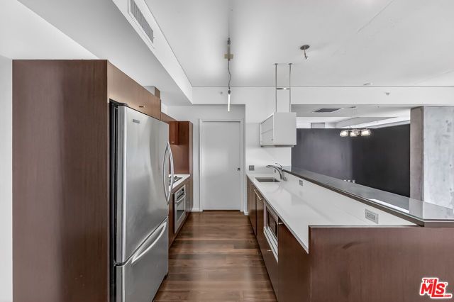 1155 S Grand Avenue 1707, Los Angeles, CA 90015