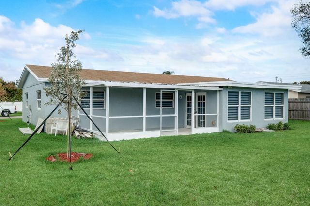 520 SW 13TH Place, Deerfield Beach, FL 33441