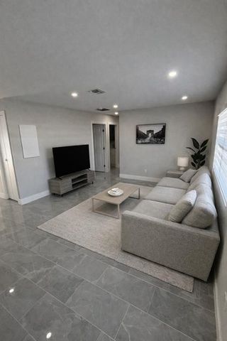 520 SW 13TH Place, Deerfield Beach, FL 33441