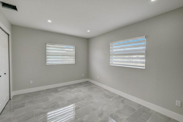 520 SW 13TH Place, Deerfield Beach, FL 33441