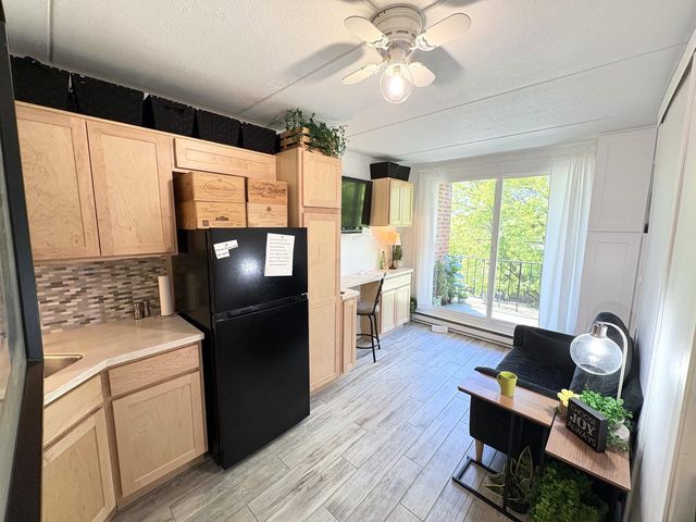 255 S West Avenue S 403, Elmhurst, IL 60126
