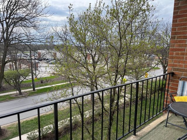 255 S West Avenue S 403, Elmhurst, IL 60126