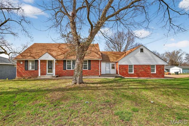 6009 Bermuda Drive, St Louis, MO 63135