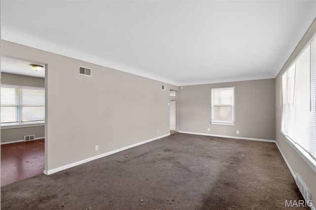 6009 Bermuda Drive, St Louis, MO 63135