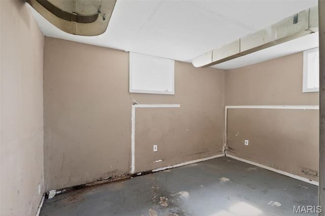 6009 Bermuda Drive, St Louis, MO 63135