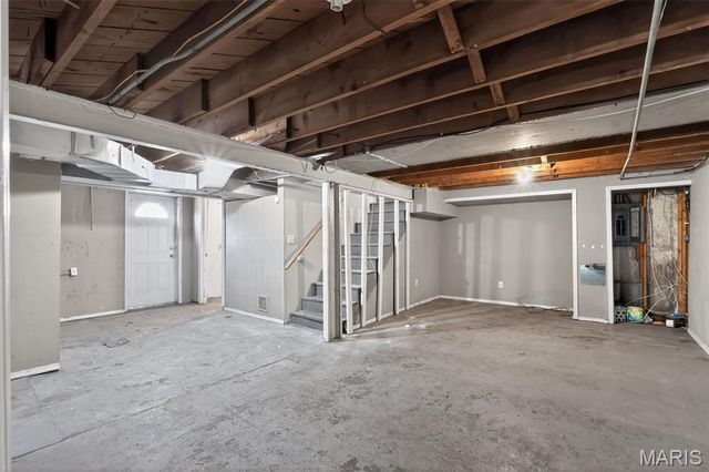 6009 Bermuda Drive, St Louis, MO 63135