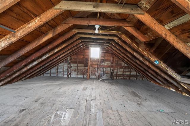 6009 Bermuda Drive, St Louis, MO 63135