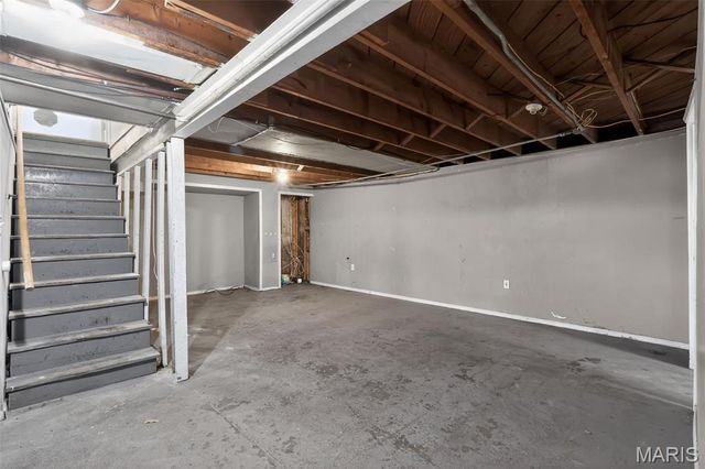 6009 Bermuda Drive, St Louis, MO 63135