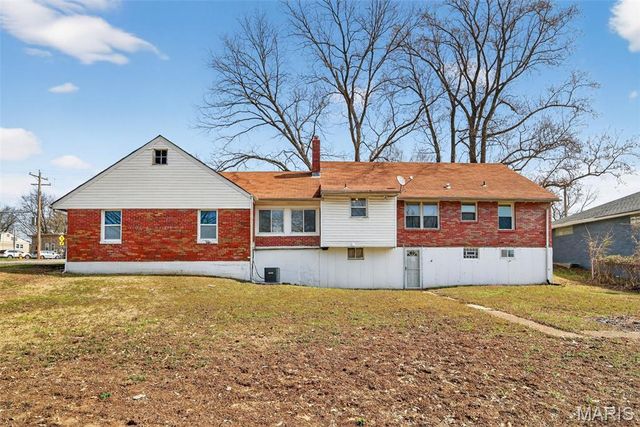 6009 Bermuda Drive, St Louis, MO 63135