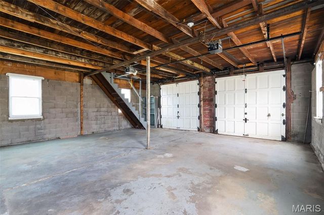 6009 Bermuda Drive, St Louis, MO 63135