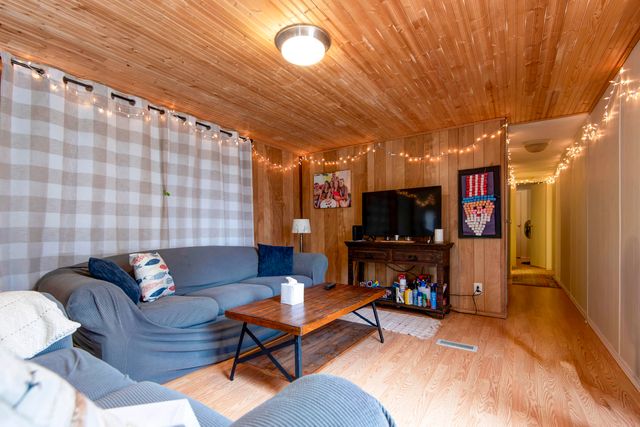 236 Onyx Lane, Galena, MO 65656