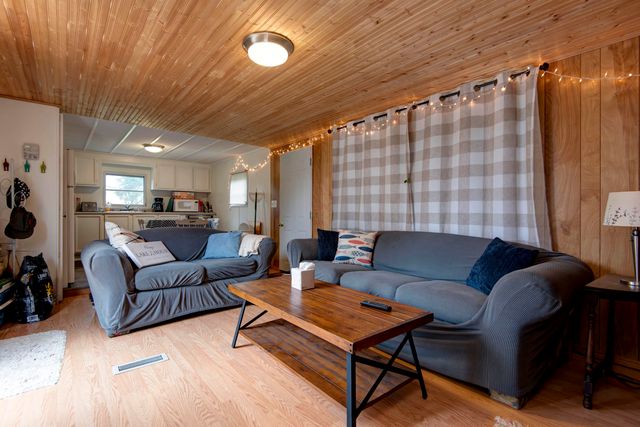 236 Onyx Lane, Galena, MO 65656