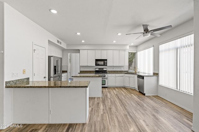 5952 W MORNING DOVE Drive, Glendale, AZ 85308