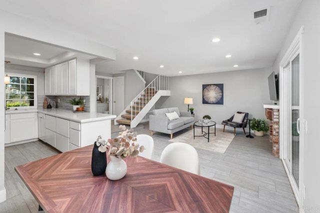 1774 Edgefield Lane, Encinitas, CA 92024