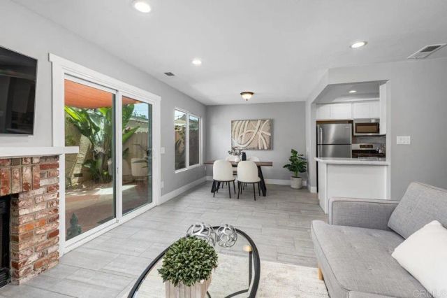 1774 Edgefield Lane, Encinitas, CA 92024