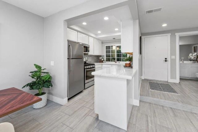 1774 Edgefield Lane, Encinitas, CA 92024