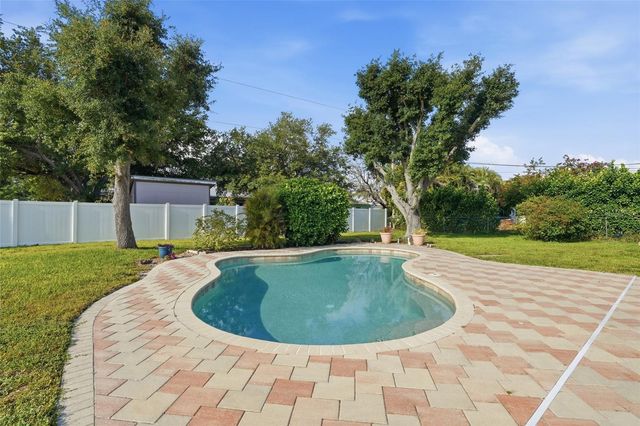 2004 NE 5TH TERRACE, Cape Coral, FL 33909
