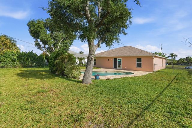 2004 NE 5TH TERRACE, Cape Coral, FL 33909