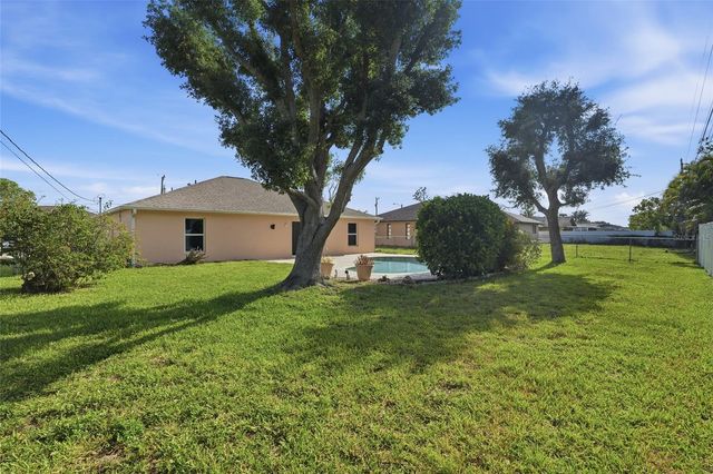 2004 NE 5TH TERRACE, Cape Coral, FL 33909