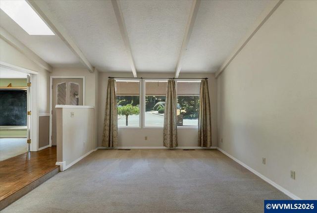 1983 Arithmetic Dr SE, Salem, OR 97302