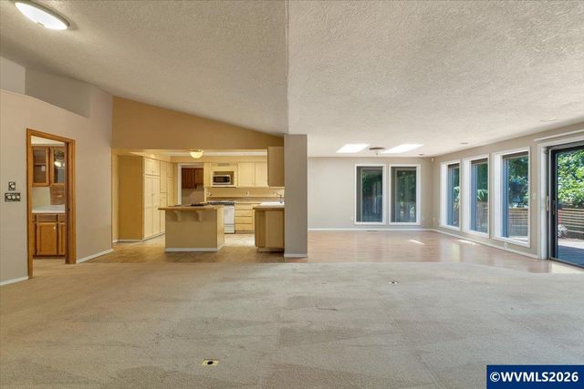 1983 Arithmetic Dr SE, Salem, OR 97302