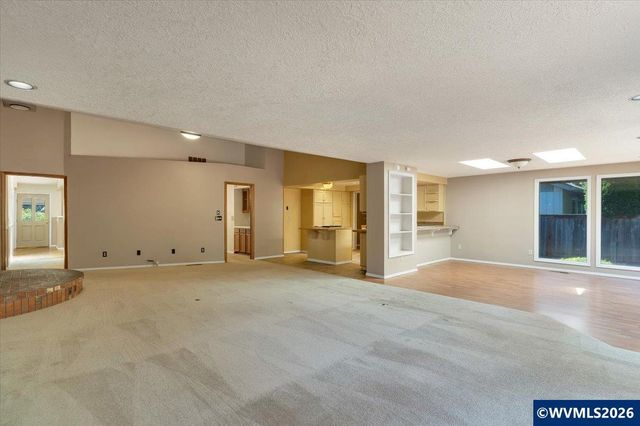 1983 Arithmetic Dr SE, Salem, OR 97302