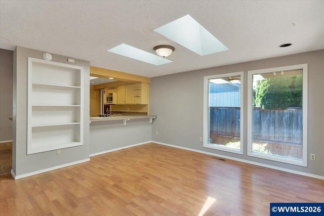 1983 Arithmetic Dr SE, Salem, OR 97302