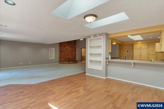 1983 Arithmetic Dr SE, Salem, OR 97302