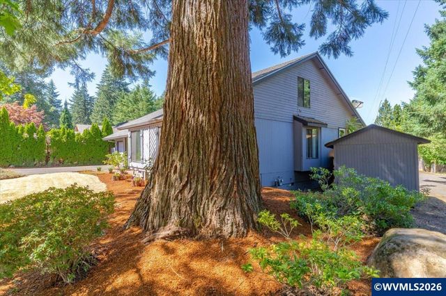 1983 Arithmetic Dr SE, Salem, OR 97302