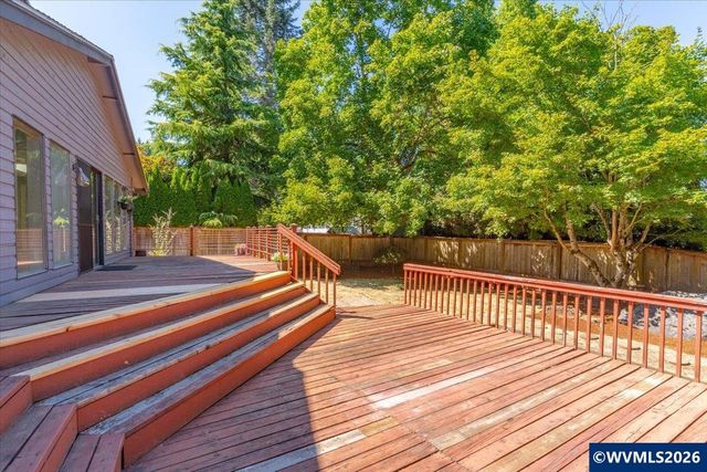 1983 Arithmetic Dr SE, Salem, OR 97302