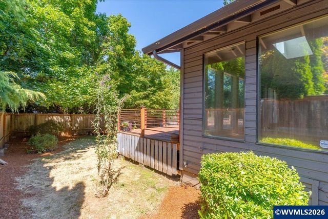 1983 Arithmetic Dr SE, Salem, OR 97302