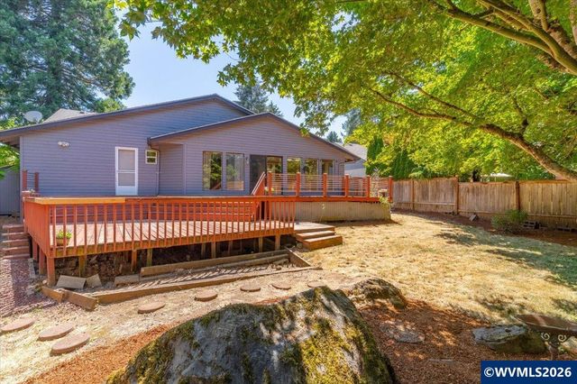 1983 Arithmetic Dr SE, Salem, OR 97302