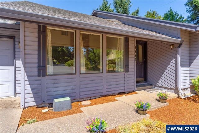 1983 Arithmetic Dr SE, Salem, OR 97302