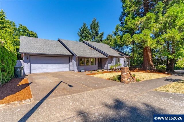 1983 Arithmetic Dr SE, Salem, OR 97302
