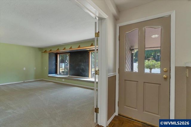 1983 Arithmetic Dr SE, Salem, OR 97302