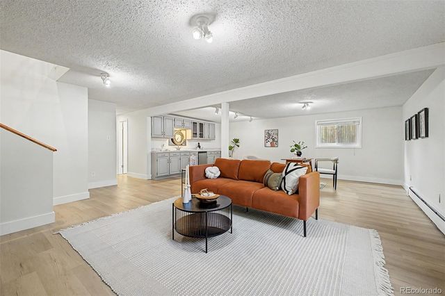 6712 S Marion Circle, Littleton, CO 80122