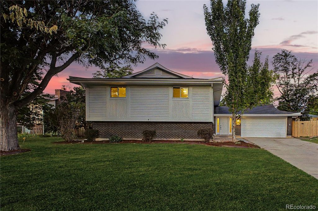 6712 S Marion Circle, Littleton, CO 80122