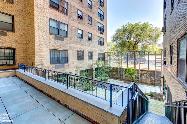 230 Riverside Dr Apt 1L, New York City, NY 10025