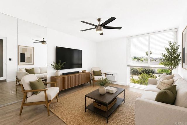 3050 Rue D'orleans 404, San Diego, CA 92110