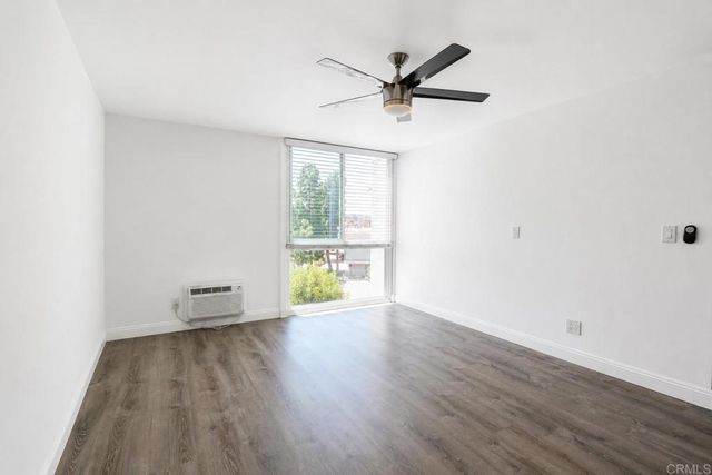 3050 Rue D'orleans 404, San Diego, CA 92110