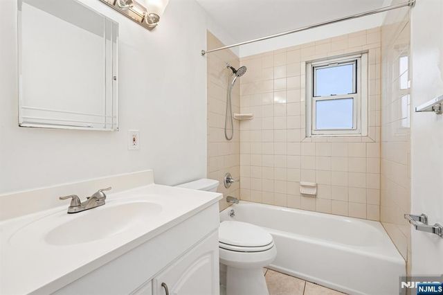 61 Knox Terrace 1A, Wayne, NJ 07470