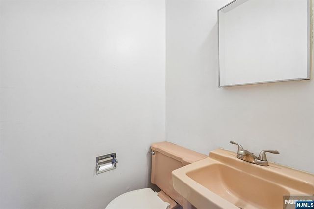 61 Knox Terrace 1A, Wayne, NJ 07470