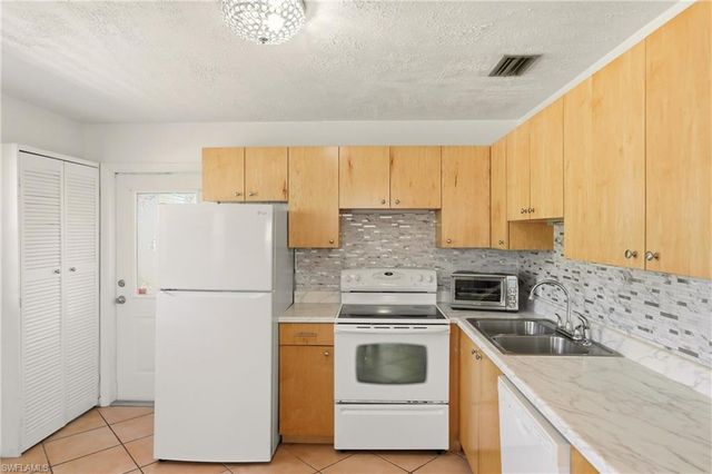 4231 Mariner LN, Bonita Springs, FL 34134