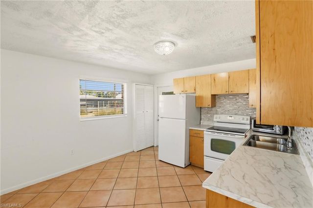 4231 Mariner LN, Bonita Springs, FL 34134