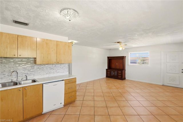 4231 Mariner LN, Bonita Springs, FL 34134