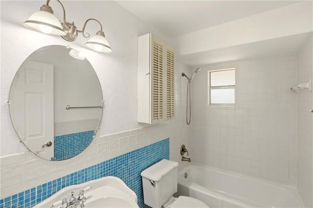 4231 Mariner LN, Bonita Springs, FL 34134