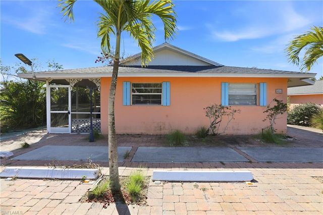 4231 Mariner LN, Bonita Springs, FL 34134