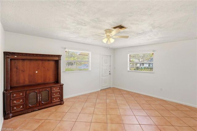 4231 Mariner LN, Bonita Springs, FL 34134