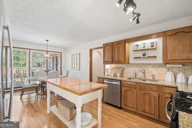 11210 Surrey Park Trail, Johns Creek, GA 30097